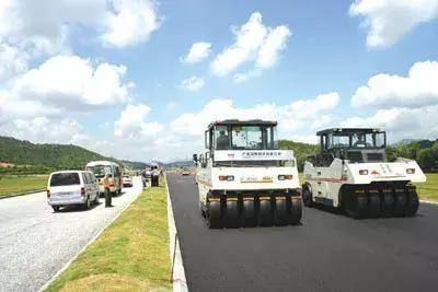 慶祝改革開(kāi)放40年 | 云浮首條高速公路通車(chē)回眸