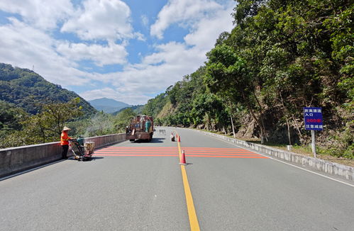 永春國(guó)省道路面 上新 彩色路面讓公路亮起來(lái)